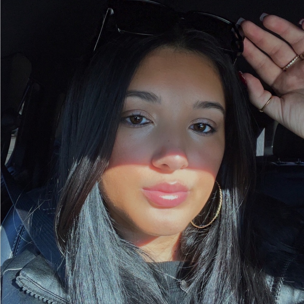 Meet your Posher, Ariana